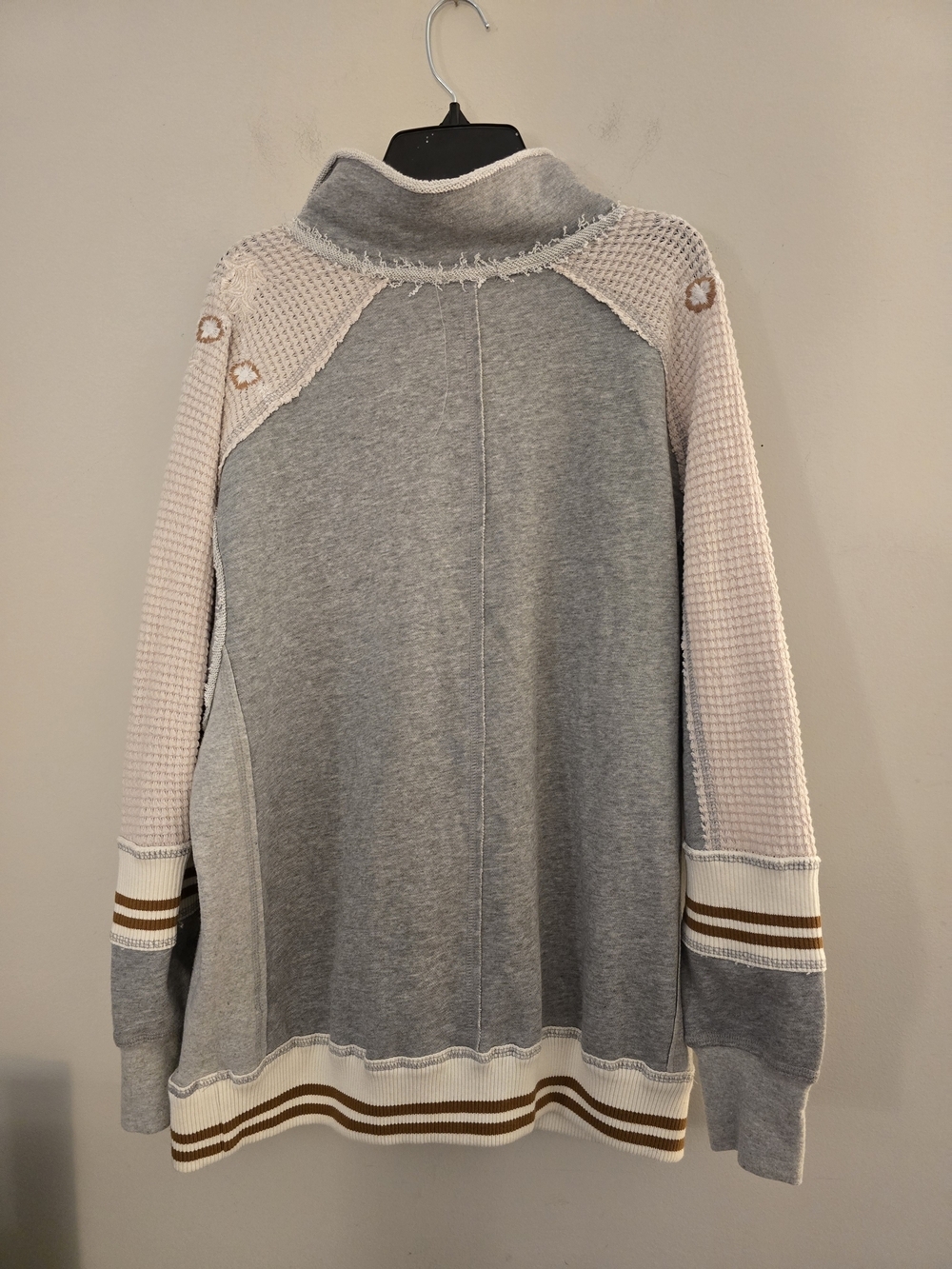 Gimmicks by BKE Gray Sweatshirt with Waffle Sleeves & Beaded Embroidery - Picture 5 of 11
